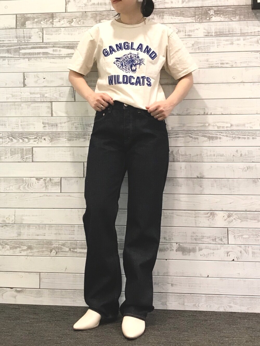 「ロゴT、カジュアル、楽チンコーデ、デニム、ootd、オトナ女子、オトナカジュアル」｜「36Quatre-NeufのICON　DENIM（デニムパンツ、ブルー系）」を使った、kichiさん（レディース・157cm）の春コーディネートの1枚目の写真