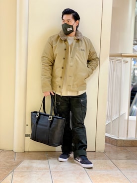 「AVIREX（アヴィレックス）のアイテム（バッグ）」を使った、kikuさん（メンズ・160cm）の秋コーディネート