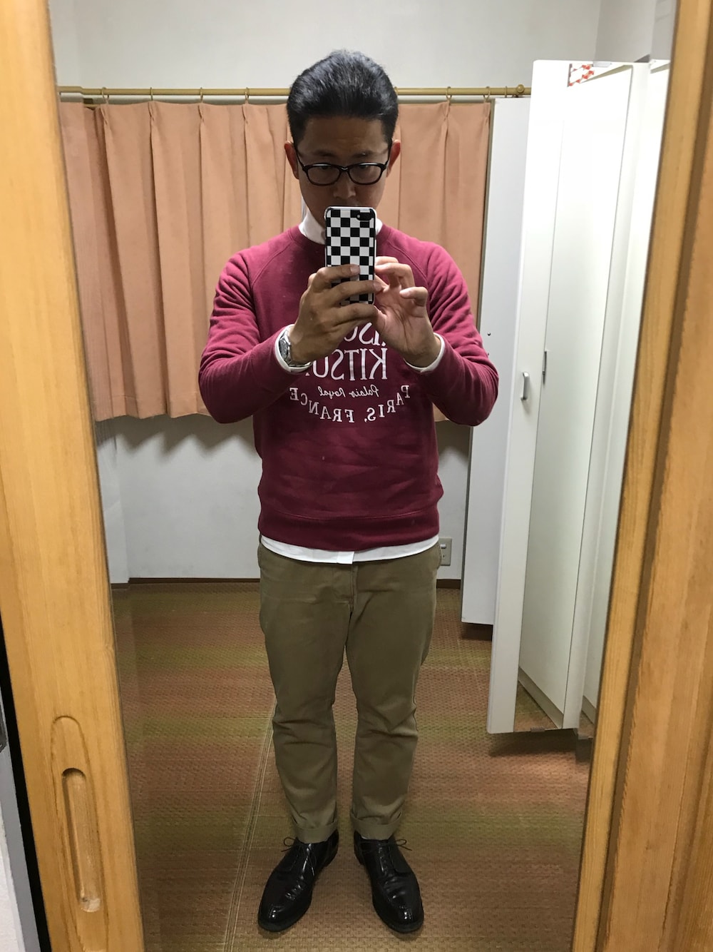 「Maison Kitsuneのアイテム（スウェット、レッド系）」を使った、おたっし🐷さん（メンズ・174cm）の春コーディネートの1枚目の写真