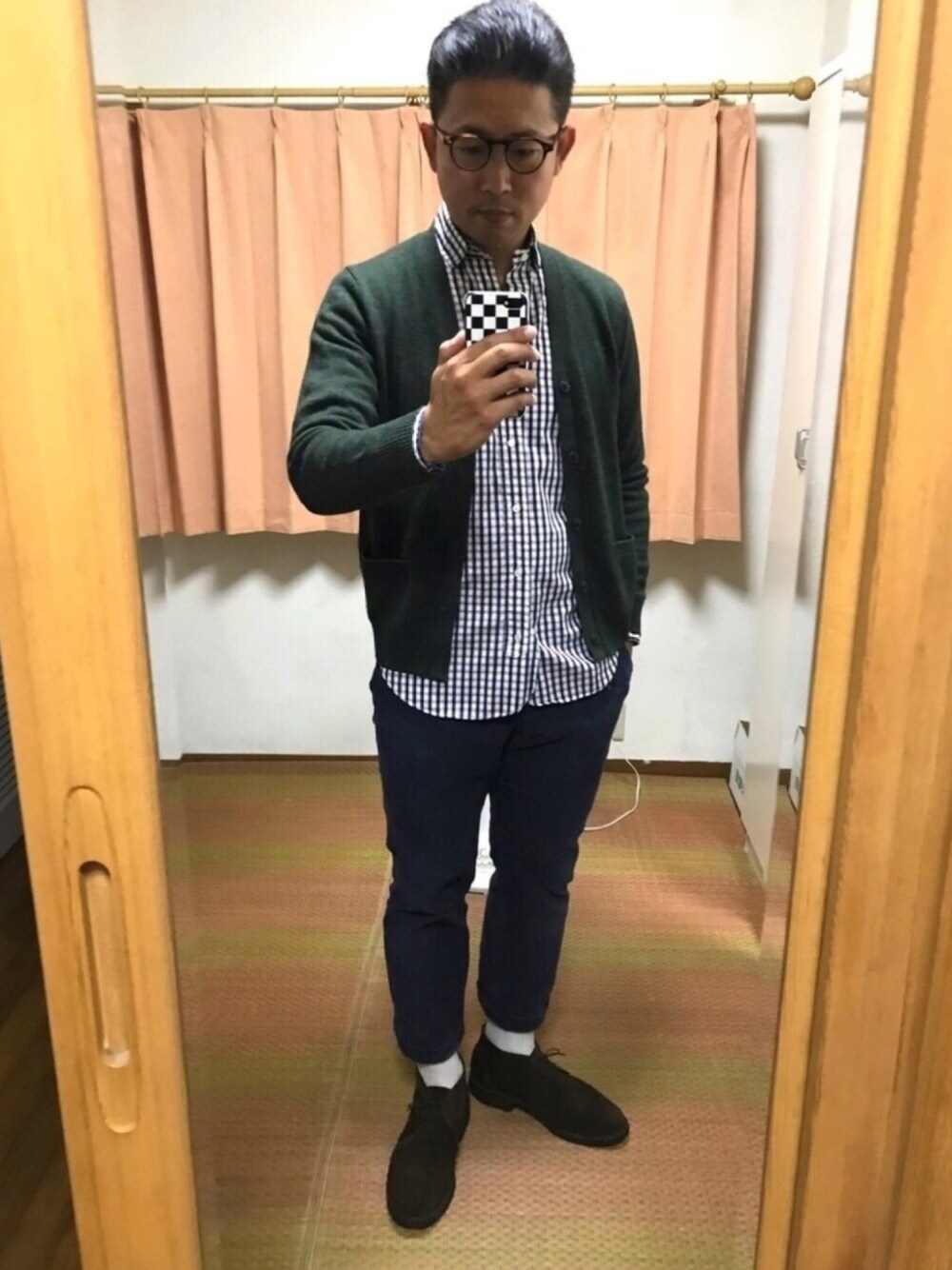 ブルー系のシャツ/ブラウス、ブルー系のその他パンツ、ブラウン系のブーツを着用したメンズの夏コーディネートの1枚目の写真