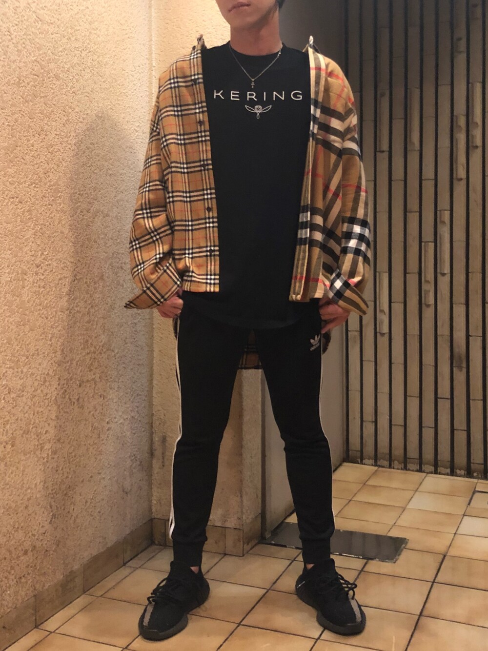 桐谷翔流｜Burberry×ゴーシャラブチンスキーのシャツ/ブラウスを使った 