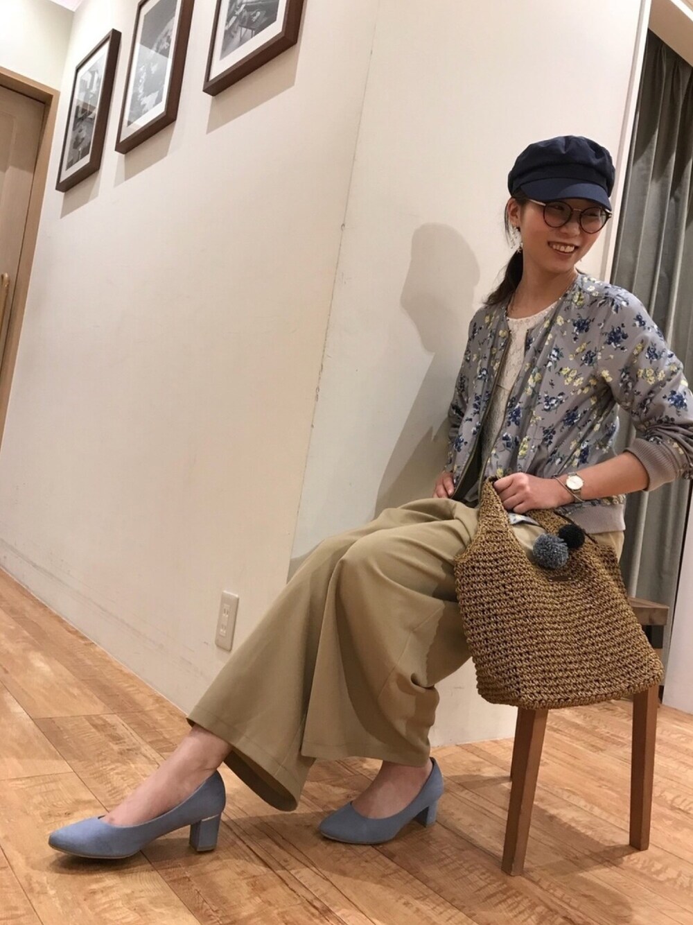 「シューラルー、休日スタイル、ラクチンコーデ、リバーシブル、ブルゾン、ワイドパンツ、ベージュ、パンプス、プチプラ」｜「DRESKIPの～スキップしたくなる～いつでもパンプス（パンプス、ブルー系）」を使った、Ayumiさん（レディース・168cm）の春コーディネートの1枚目の写真