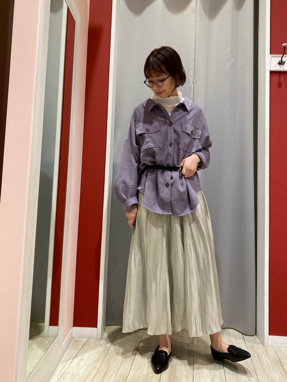 「シューラルー、CPOジャケット、オトナ女子、スカート、休日コーデ、着回しコーデ、むらさき、ウエストマーク、春コーデ、高身長コーデ」｜「SHOO・LA・RUEのメロウ細テレコタートルネックカットソー（Tシャツ/カットソー、ホワイト系）」を使った、Ayumiさん（レディース・168cm）の冬コーディネートの1枚目の写真