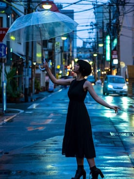「雨」｜「アイテム（ワンピース/ドレス）」を使った、御堂ユリ子さん（レディース・165cm）の夏コーディネート