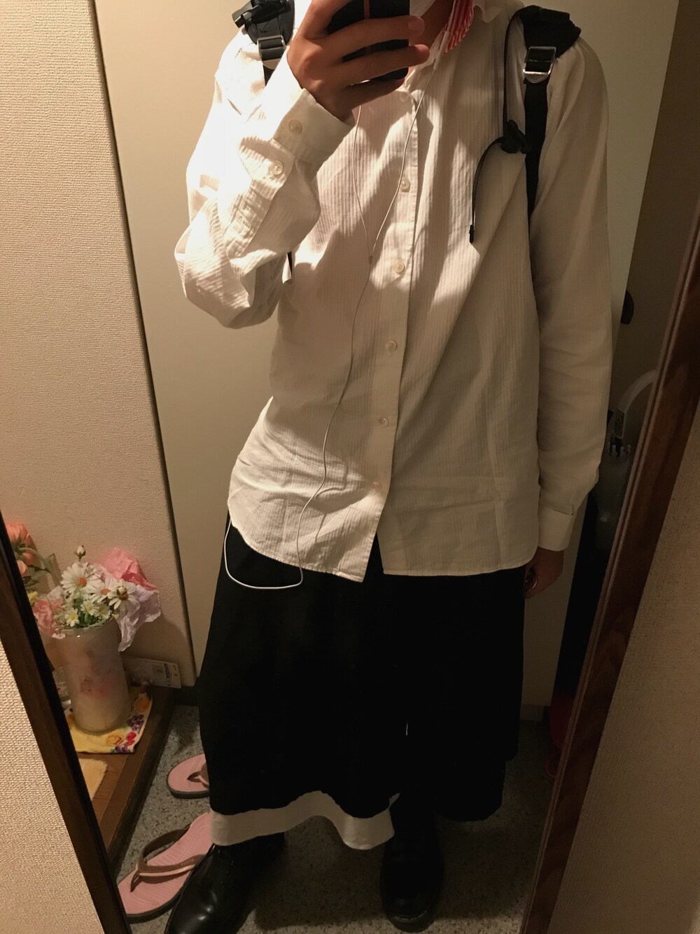「GROUND Y、ヨウジヤマモト、yohji yamamoto 、アンドゥムルメステール、Ann Demeulemeester、Dr.Martens」｜「Ann DEMEULEMEESTERのアイテム（シャツ/ブラウス、ホワイト系）」を使った、なおさん（メンズ・168cm）の秋コーディネートの1枚目の写真