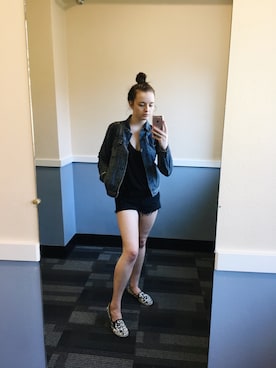 「PAIGE（ペイジ）のアイテム」を使った、Paige Hahsさん（レディース・178cm）の春コーディネート