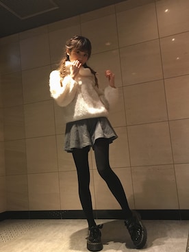 「EGOIST（エゴイスト）のアイテム（スカート）」を使った、林萌々香さん（レディース・158cm）の秋コーディネート