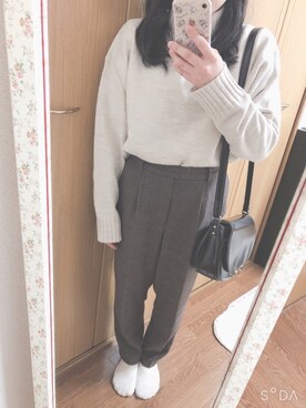 「GU（ジーユー）のアイテム（Knitwear、ベージュ系）」を使った、るかさん（レディース・151cm）の秋コーディネート