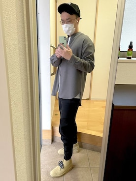 「ノーカラーシャツ」｜「アイテム（スウェットパンツ）」を使った、Yosuke さん（メンズ・174cm）の冬コーディネート
