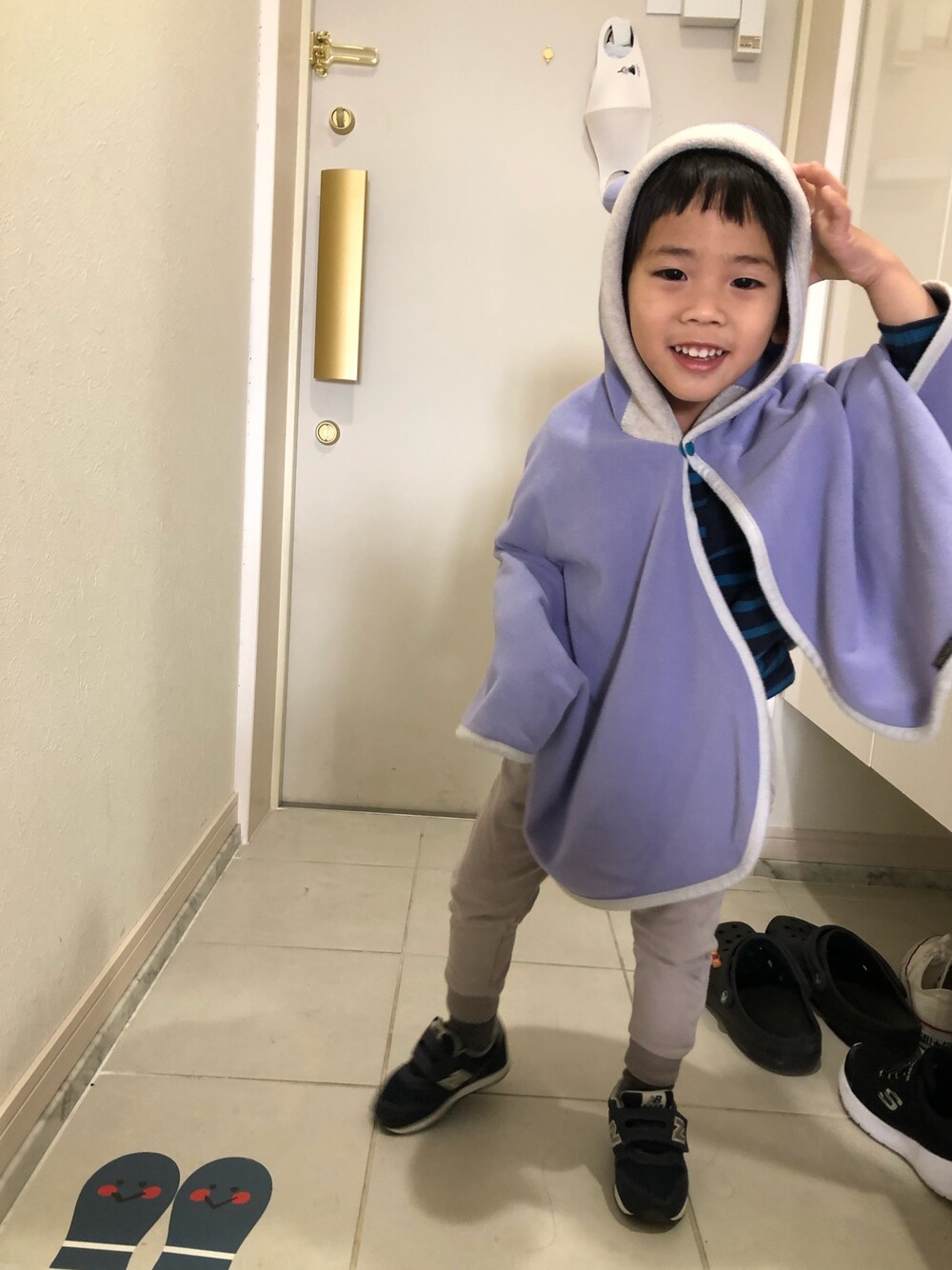 「mont-bellのアイテム（その他アウター、パープル系）」を使った、hayato✩.*˚さん（キッズ・90cm）の秋コーディネートの1枚目の写真