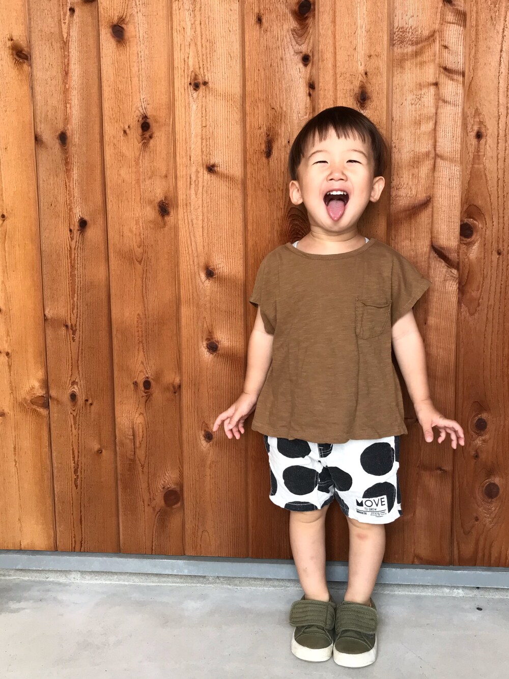 「夏だ！Tシャツ着よう！、男の子、男の子コーデ、2歳、ドット、韓国子供服」｜「韓国子供服のアイテム（Tシャツ/カットソー、ブラウン系）」を使った、H☺︎Kさん（キッズ・100cm）の夏コーディネートの1枚目の写真