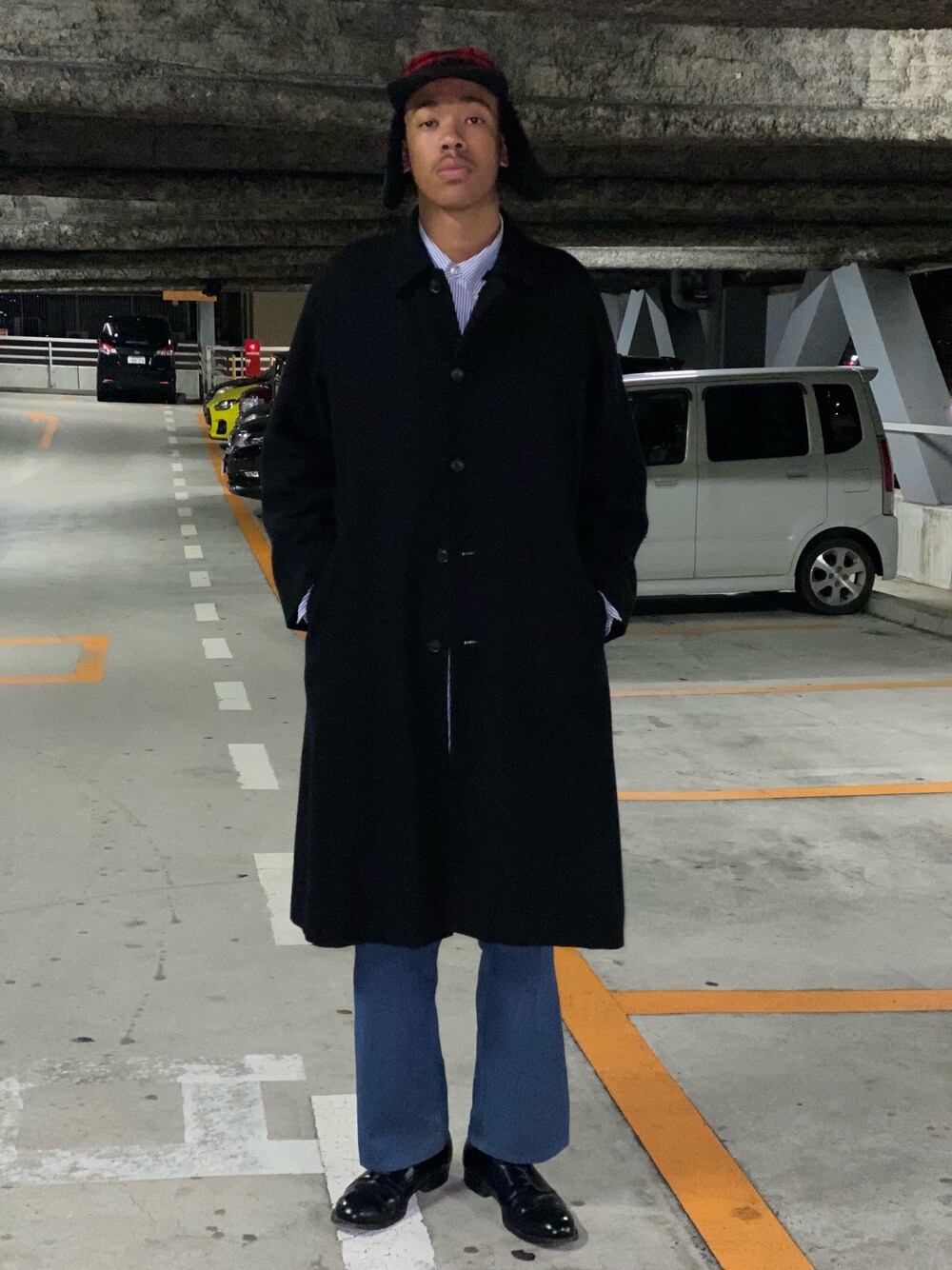 「VINTAGEのアイテム（キャップ、レッド系）」を使った、ちびくろさんぼさん（メンズ・190cm）の秋コーディネートの1枚目の写真