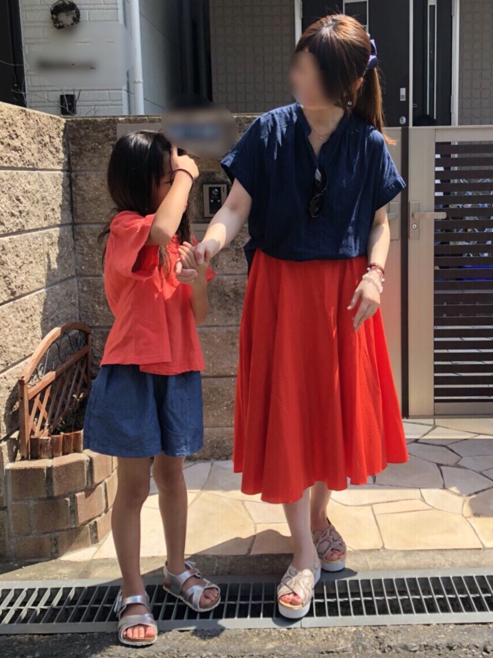 「リンクコーデ」｜「UNIQLOのサーキュラースカート（丈標準73～77cm）（スカート、オレンジ系）」を使った、mayさん（レディース・157cm）の夏コーディネートの1枚目の写真