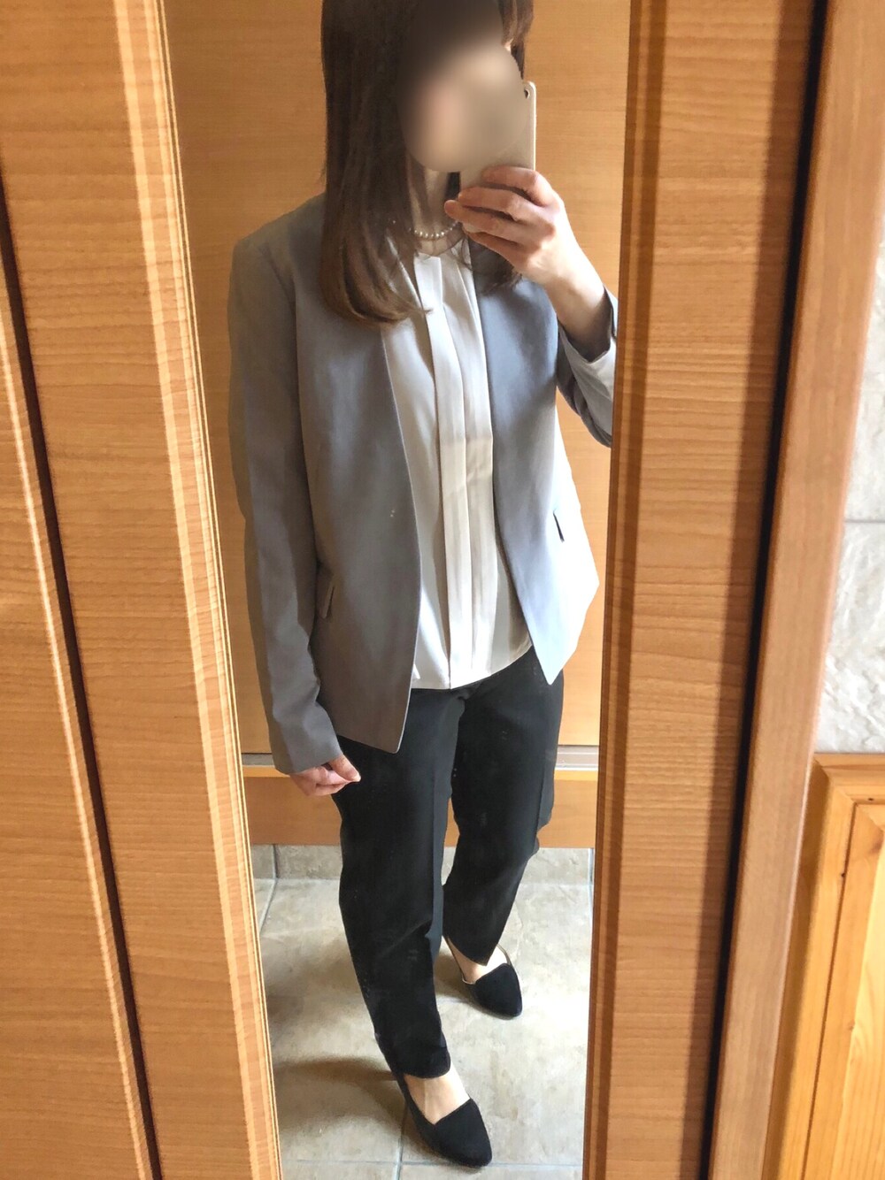 「GUのアイテム（テーラードジャケット、グレー系）」を使った、mayさん（レディース・157cm）の冬コーディネートの1枚目の写真