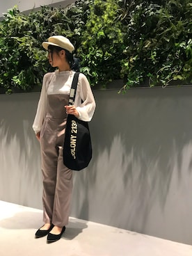 「アイテム（つなぎ/オールインワン、ベージュ系）」を使った、inaさん（レディース・161cm）の春コーディネート