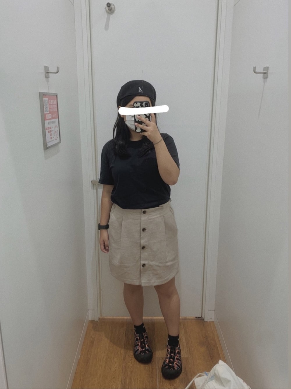 「ootd、夏、休閒、復古、日系極簡、基礎款、鹽系風格、韓系」｜「UNIQLOのクルーネックＴ（半袖）（Tシャツ/カットソー、ブラック系）」を使った、Vさん（レディース・157cm）の夏コーディネートの1枚目の写真