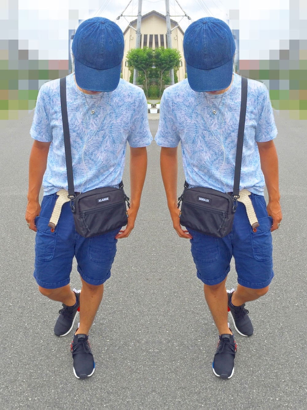 ブルー系のTシャツ/カットソー、ブラック系のショルダーバッグ、ブルー系のパンツを着用したメンズの夏コーディネートの1枚目の写真