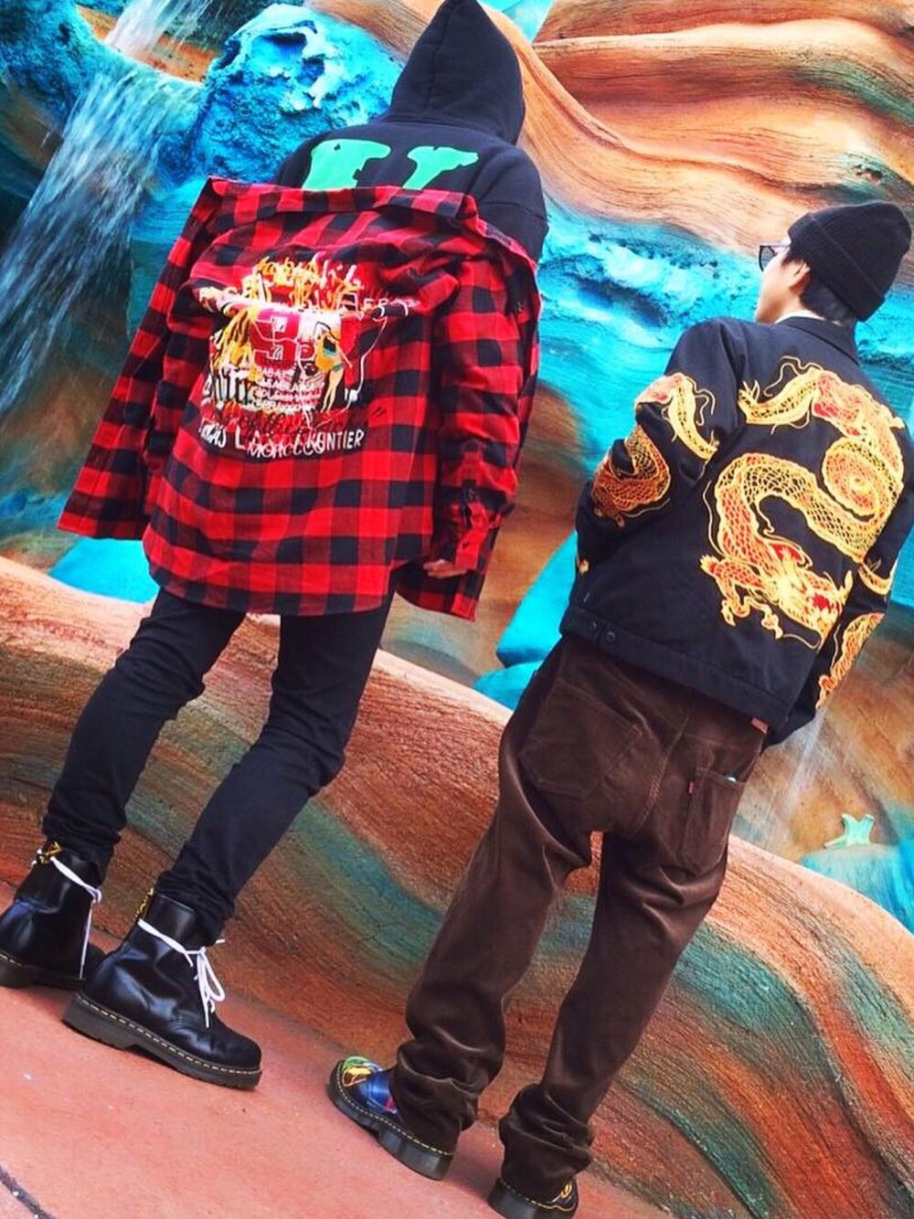 「冬コーデ、ストリートMIX、supreme、street、コーデュロイ、adsr、Dr.Martens、undercover、COMME des GARCONS、ootd」｜「Supreme のアイテム（その他アウター、ブラック系）」を使った、おまめくんさん（メンズ・168cm）の秋コーディネートの1枚目の写真