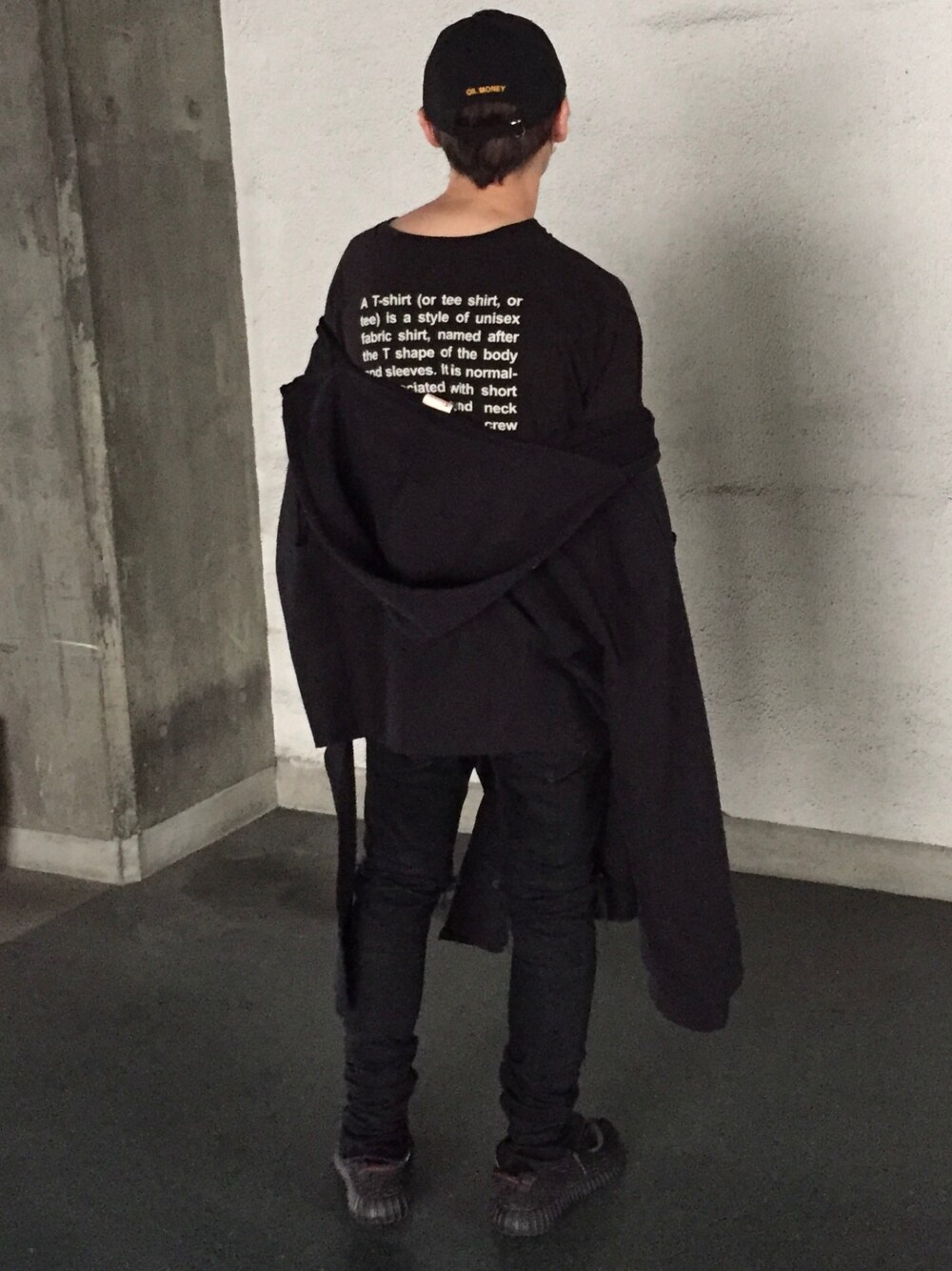 「vetements、Champion、Hanes、fear of god、YeezyBoost350、KanyeWest、春コーデ、オールブラック」｜「424のアイテム（キャップ、ブラック系）」を使った、yu-sukeさん（メンズ・167cm）の春コーディネートの1枚目の写真