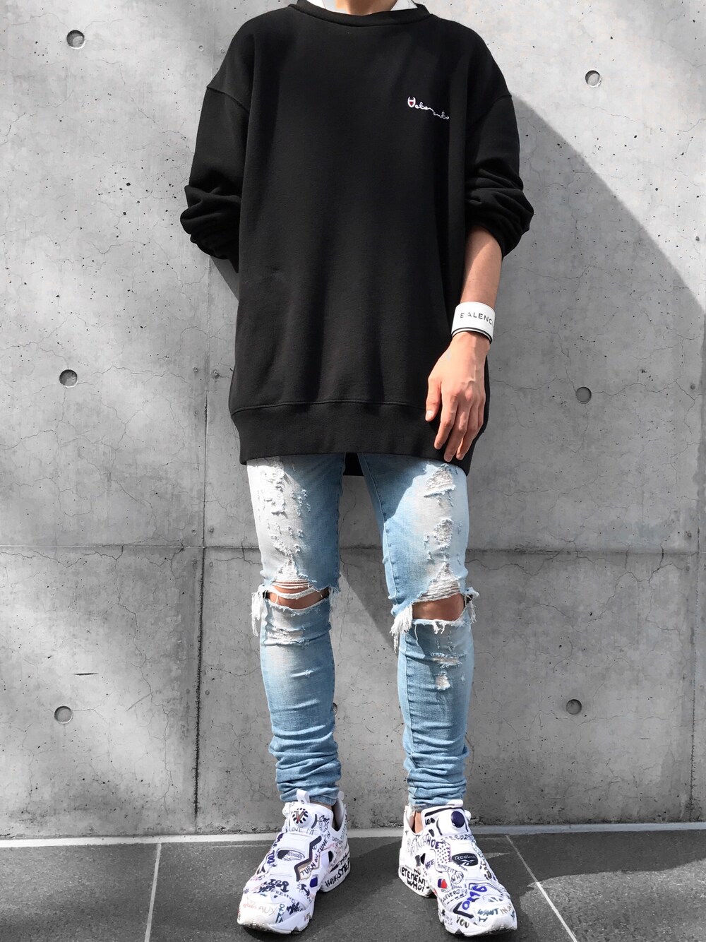 「vetements、AMIRI、ヴェトポン、春コーデ」｜「VETEMENTSのアイテム（スウェット、ブラック系）」を使った、yu-sukeさん（メンズ・167cm）の夏コーディネートの1枚目の写真