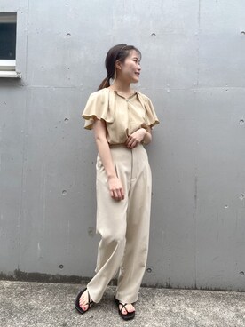 「襟付きトップス」｜「アイテム（スラックス）」を使った、YUKO ONOさん（レディース・155cm）の春コーディネート