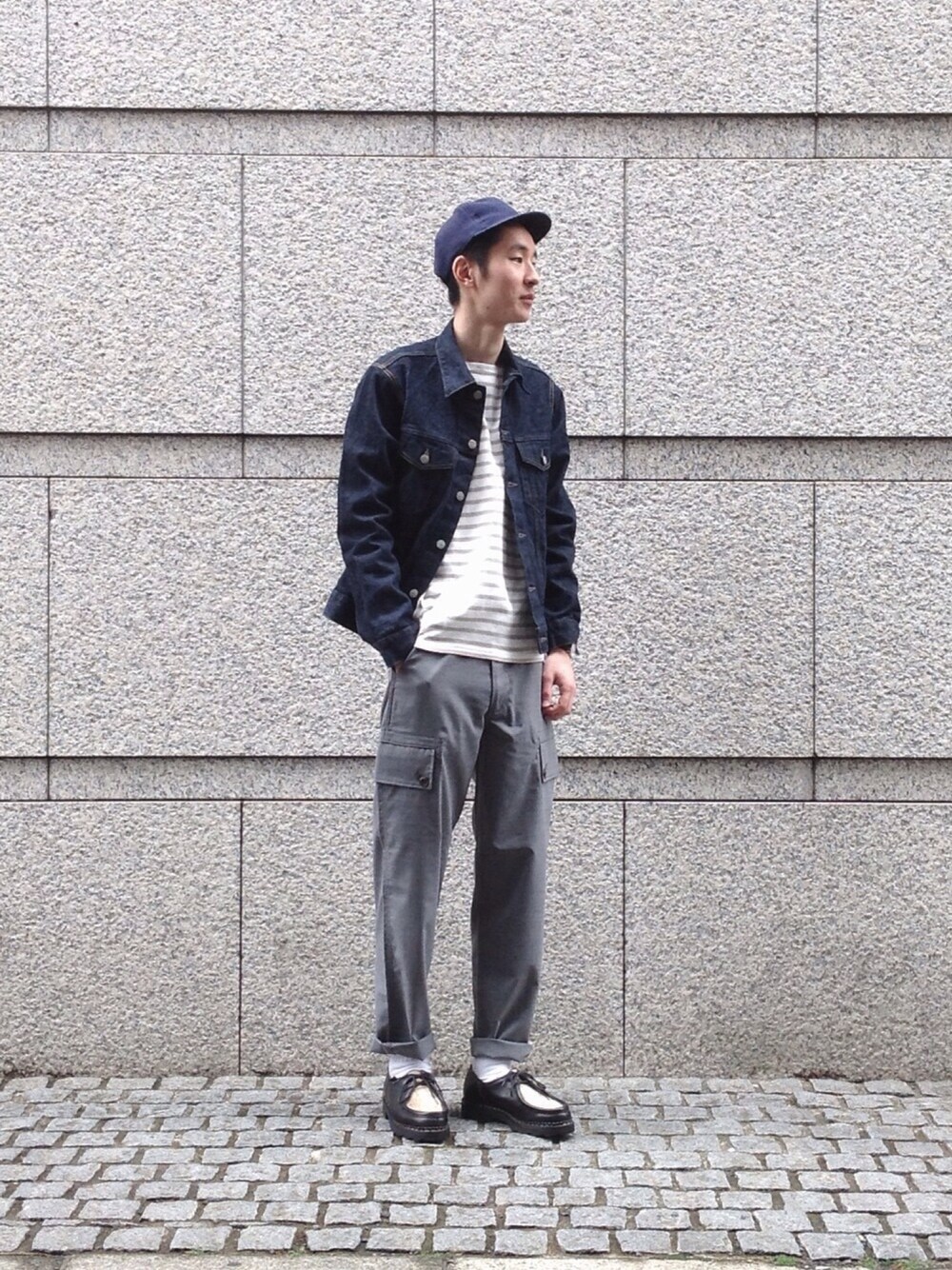 「デニムジャケット、Paraboot、OMNIGOD、ドミンゴ、Domingo」｜「OMNIGODのアイテム（デニムジャケット、ブルー系）」を使った、OMNIGOD代官山さん（メンズ・180cm）の春コーディネートの1枚目の写真