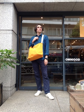 「アイテム（バッグ、オレンジ系）」を使った、OMNIGOD代官山さん（メンズ・181cm）の夏コーディネート