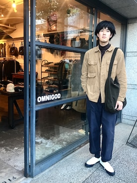「OMNIGOD（オムニゴッド）のアイテム（パンツ）」を使った、OMNIGOD代官山さん（メンズ・183cm）の秋コーディネート