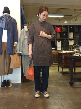 「ARTS & CRAFTS（アーツアンドクラフト）のアイテム」を使った、OMNIGOD代官山さん（レディース・168cm）の春コーディネート