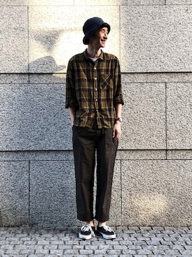 「OMNIGOD（オムニゴッド）のアイテム（パンツ）」を使った、OMNIGOD代官山さん（メンズ・180cm）の春コーディネート
