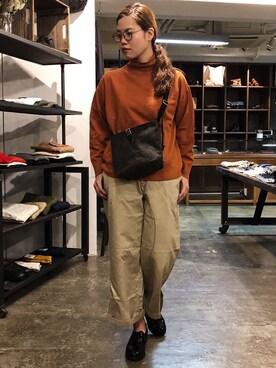「OMNIGOD（オムニゴッド）のアイテム（パンツ）」を使った、OMNIGOD代官山さん（レディース・168cm）の秋コーディネート