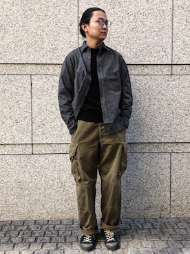 「VINTAGE（ヴィンテージ）のアイテム（カーゴパンツ）」を使った、OMNIGOD代官山さん（メンズ・180cm）の冬コーディネート