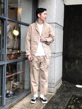 「OMNIGOD（オムニゴッド）のアイテム（パンツ）」を使った、OMNIGOD代官山さん（メンズ・180cm）の春コーディネート