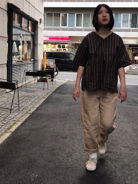 「アイテム（トップス、ブラウン系）」を使った、OMNIGOD代官山さん（レディース・161cm）の夏コーディネート