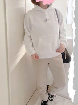 「ロゴパーカー」｜「アイテム（スウェット）」を使った、urioさん（レディース・150cm）の冬コーディネート