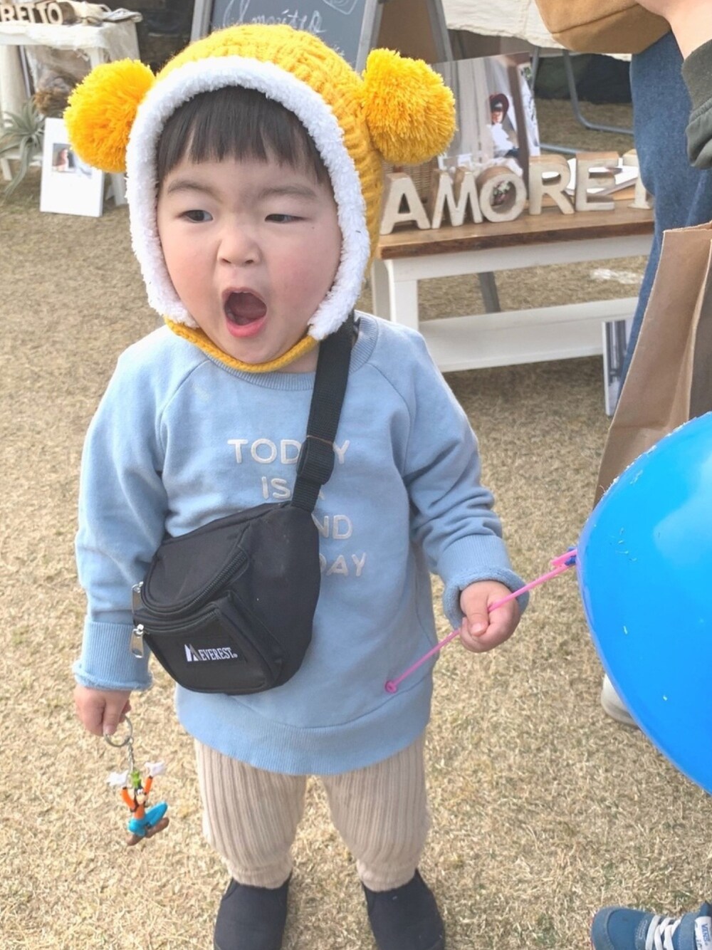 「kids、男の子コーデ、キッズコーデ、キッズファッション、2歳」｜「favoriのアイテム（パンツ、ベージュ系）」を使った、えいきちさん（キッズ・90cm）の春コーディネートの1枚目の写真