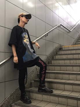 「VETEMENTS（ヴェトモン）のアイテム（Tシャツ/カットソー、ブラック系）」を使った、J.shizukiさん（メンズ・165cm）の秋コーディネート