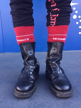 「VETEMENTS（ヴェトモン）のアイテム（ブーツ、ブラック系）」を使った、J.shizukiさん（メンズ・165cm）の秋コーディネート