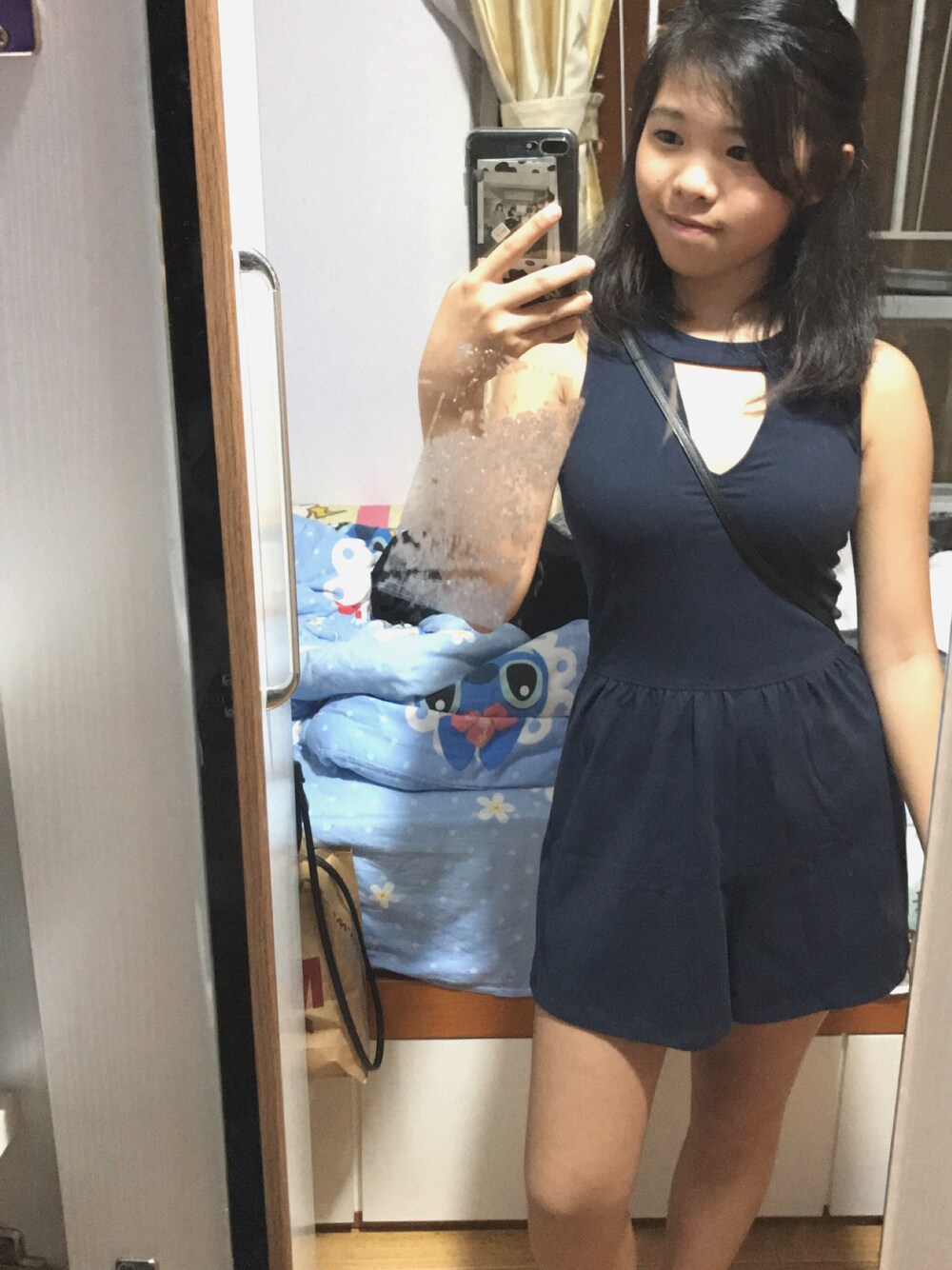 「Hollisterのアイテム（ワンピース、その他）」を使った、Christy さん（キッズ・153cm）の春コーディネートの1枚目の写真