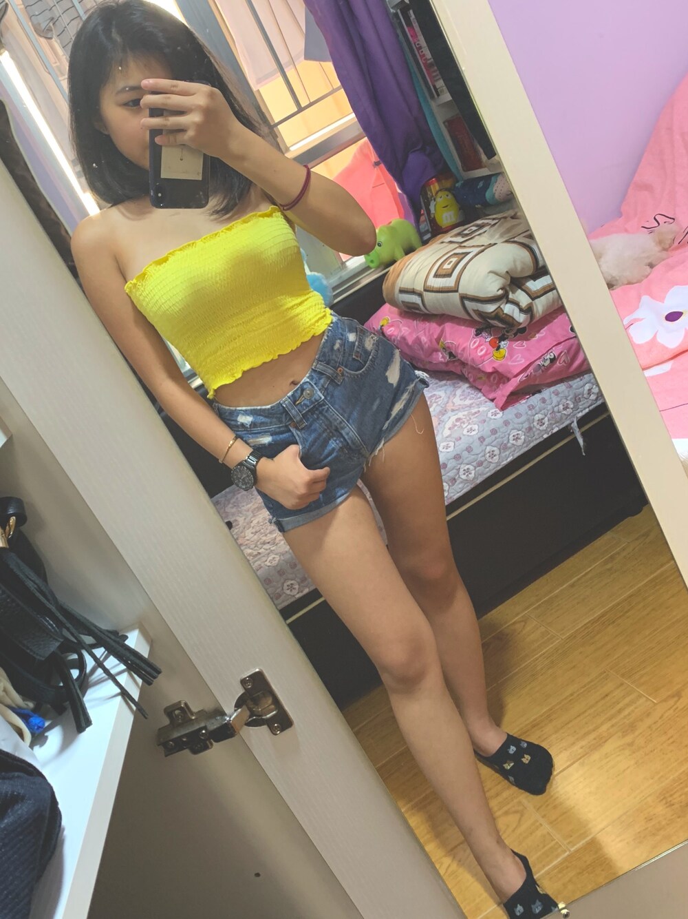 「H&Mのアイテム（チューブトップ、イエロー系）」を使った、Christy さん（キッズ・153cm）の夏コーディネートの1枚目の写真