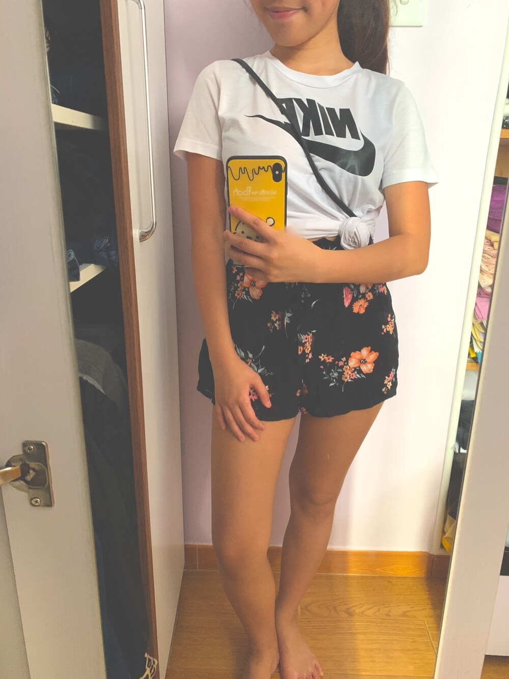 「NIKE」｜「NIKEの【NIKE】essential T-shirt SP19（Tシャツ/カットソー、ブラック系）」を使った、Christy さん（レディース・153cm）の春コーディネートの1枚目の写真