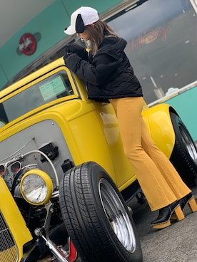 「ANAP（アナップ）のスリット入りフレアリブパンツ（その他パンツ、イエロー系）」を使った、☺︎さん（レディース・164cm）の冬コーディネート