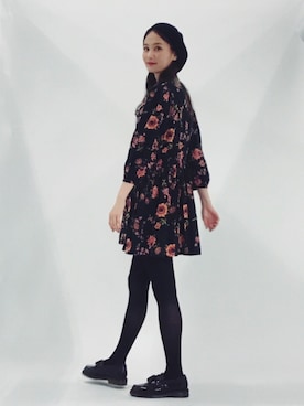 「Dr. Martens（ドクターマーチン）のDr.Martens TASSLE LOAFER（ドレスシューズ、レッド系）」を使った、秦麻里子さん（レディース・170cm）の冬コーディネート