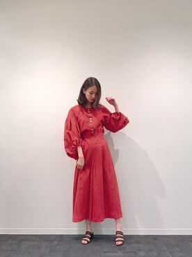 「BLACK BY MOUSSY（ブラックバイマウジー）のConcho button SH（シャツ/ブラウス、オレンジ系）」を使った、秦麻里子さん（レディース・170cm）の秋コーディネート