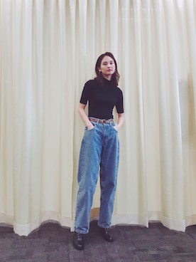 「A.P.C.（アーペーセー）のBOUCLES DOREILLE MARILOU  17A（ピアス（両耳用）、ゴールド系）」を使った、秦麻里子さん（レディース・170cm）の秋コーディネート