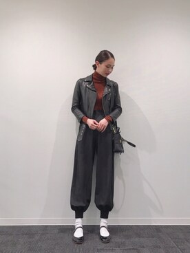 「beautiful people（ビューティフルピープル）のbeautiful people×MIDWEST 【別注】ライダースジャケット（ライダースジャケット、ブラック系）」を使った、秦麻里子さん（レディース・170cm）の冬コーディネート