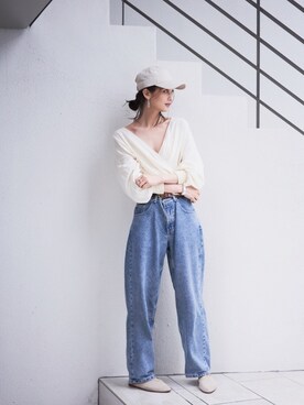 「GALLARDAGALANTE（ガリャルダガランテ）のカシュクールプルオーバー【オンラインストア限定商品】（Tシャツ/カットソー、ベージュ系）」を使った、秦麻里子さん（レディース・170cm）の春コーディネート