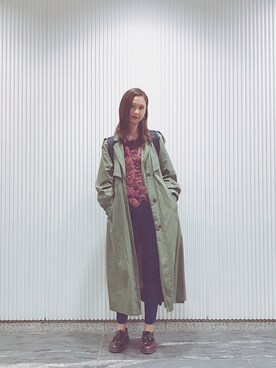 「A.P.C.（アーペーセー）のSac a dos Maxence 18P（ショルダーバッグ、ブルー系）」を使った、秦麻里子さん（レディース・170cm）の秋コーディネート
