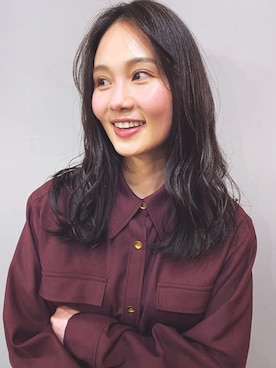 秦麻里子さんのコーディネート