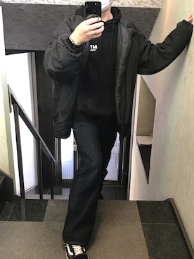 「BASQUE magenta（バスクマゼンタ）のアイテム（パーカー）」を使った、elecsさん（メンズ・169cm）の冬コーディネート